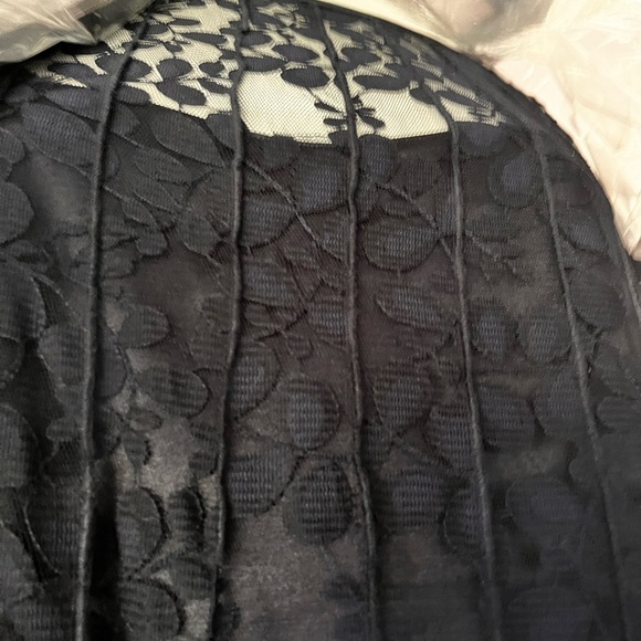 Size 18 Navy Lace Teri Jon long gown - Picture 8 of 9